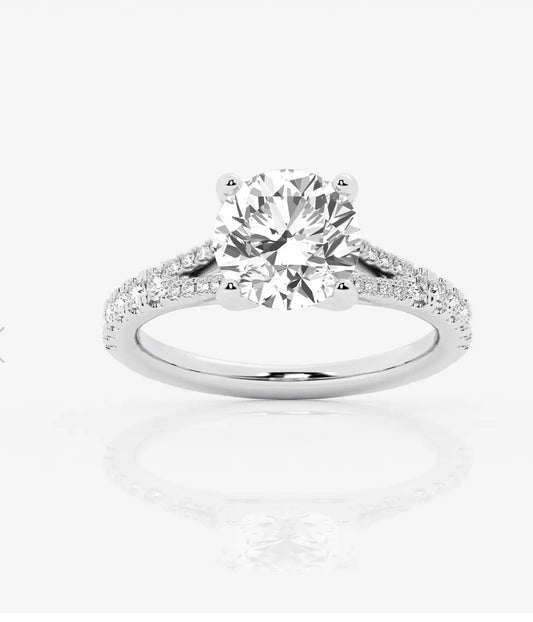 Round Shape Engagement Ring